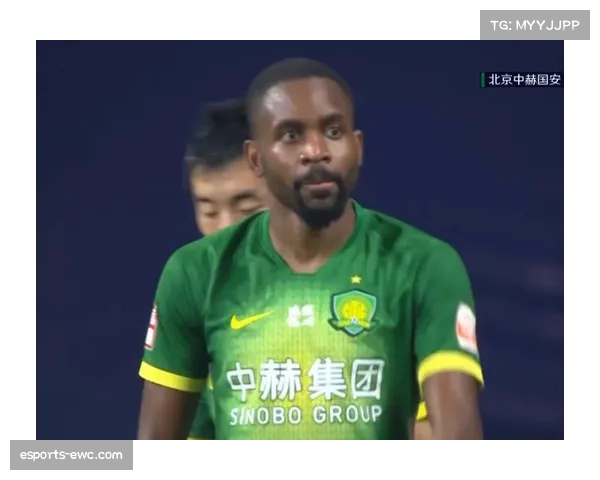 伊蒂哈德新北看台首次满员测试，球迷打出巨型TIFO致敬瓜迪奥拉